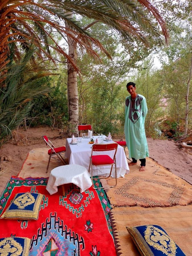 Auberge Restaurant Tissili " Oasis De Fint" Exteriér fotografie