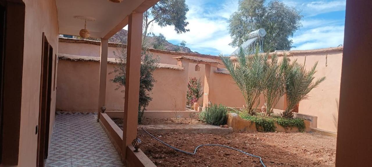 Auberge Restaurant Tissili " Oasis De Fint" Exteriér fotografie
