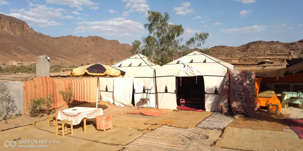 Auberge Restaurant Tissili " Oasis De Fint" Exteriér fotografie